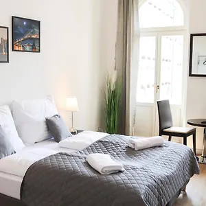 Aparthotel Rose And Prague