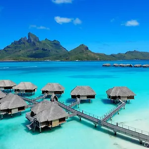 Four Seasons Station touristique